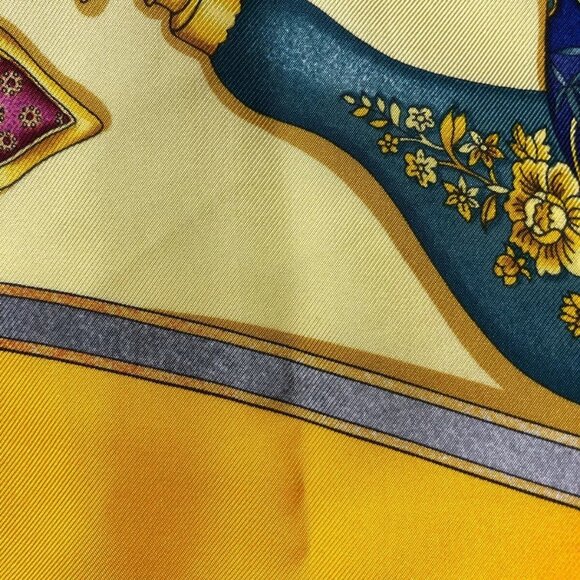 Auth HERMES Carre 90 - Light Yellow Dark yellow Multi Scarf - Picture 4 of 7